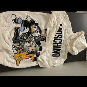 HM &Moschino sweater